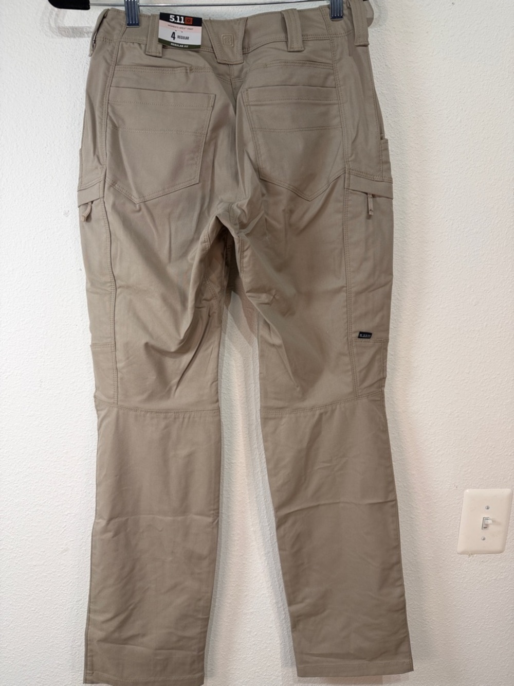 5.11 Tactical Women’s Apex Cargo Pants in Khaki/Tan size 4 NWT - Picture 5 of 10
